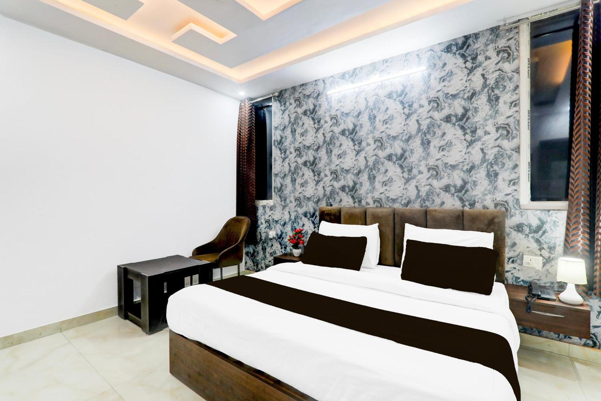 Super Townhouse Shaheed Path Near Ambedkar University Formerly Kings Paradise Bijnaur Εξωτερικό φωτογραφία